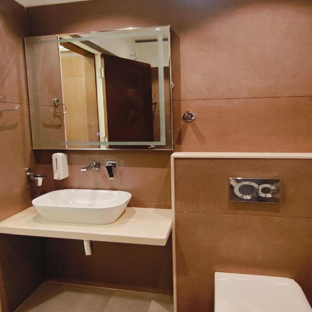 The Meera Hotel 乌贾因 外观 照片