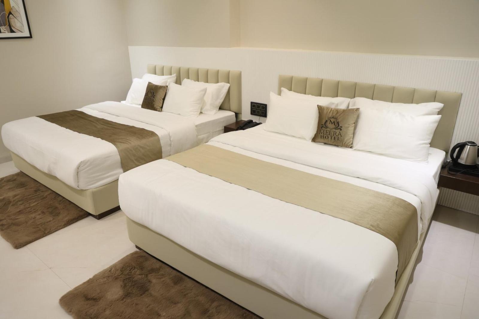The Meera Hotel 乌贾因 外观 照片
