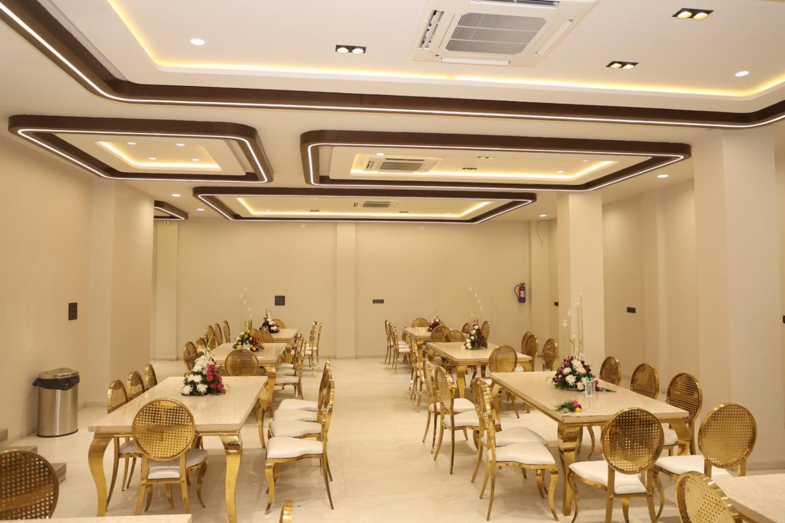 The Meera Hotel 乌贾因 外观 照片