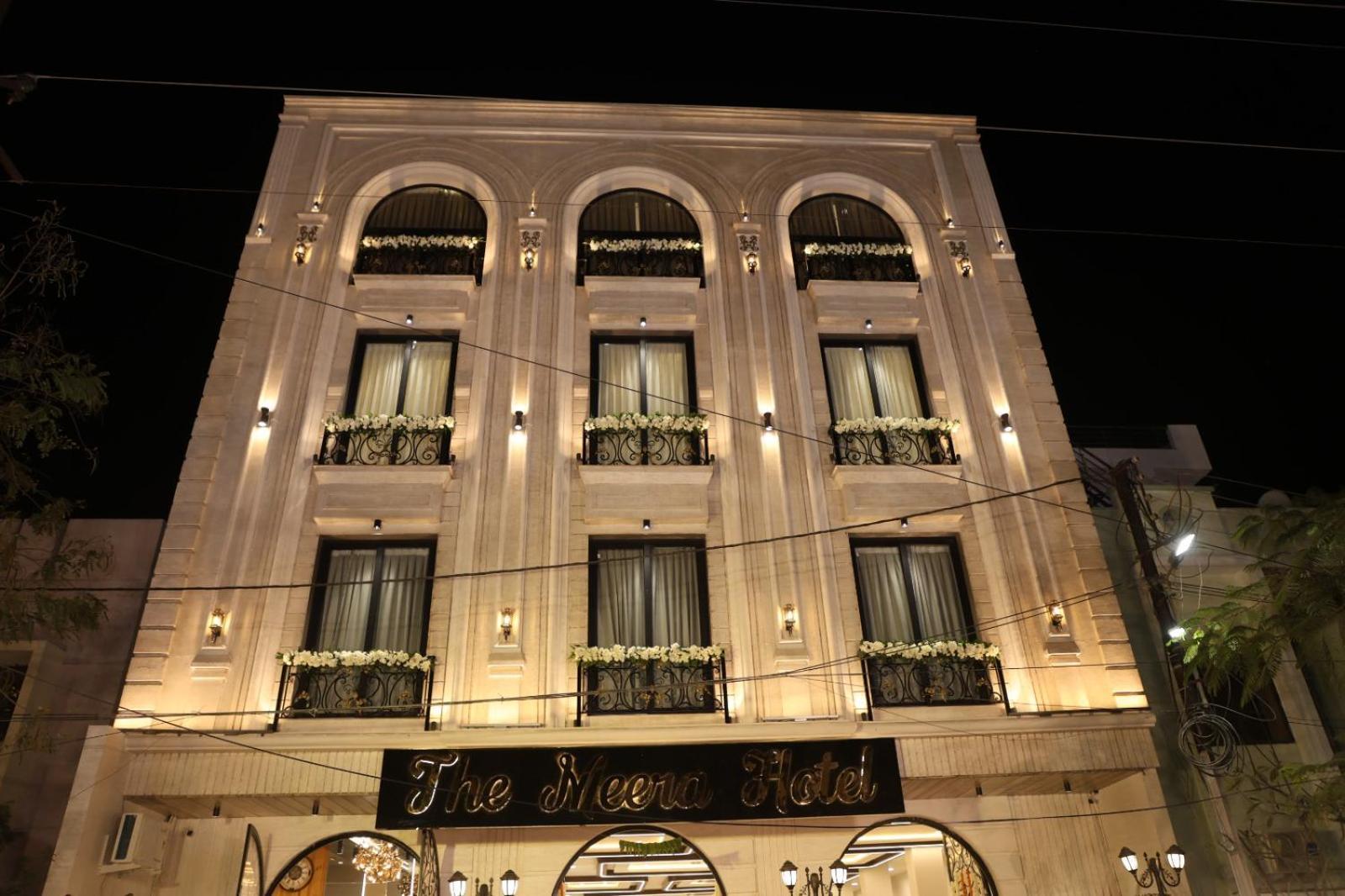 The Meera Hotel 乌贾因 外观 照片