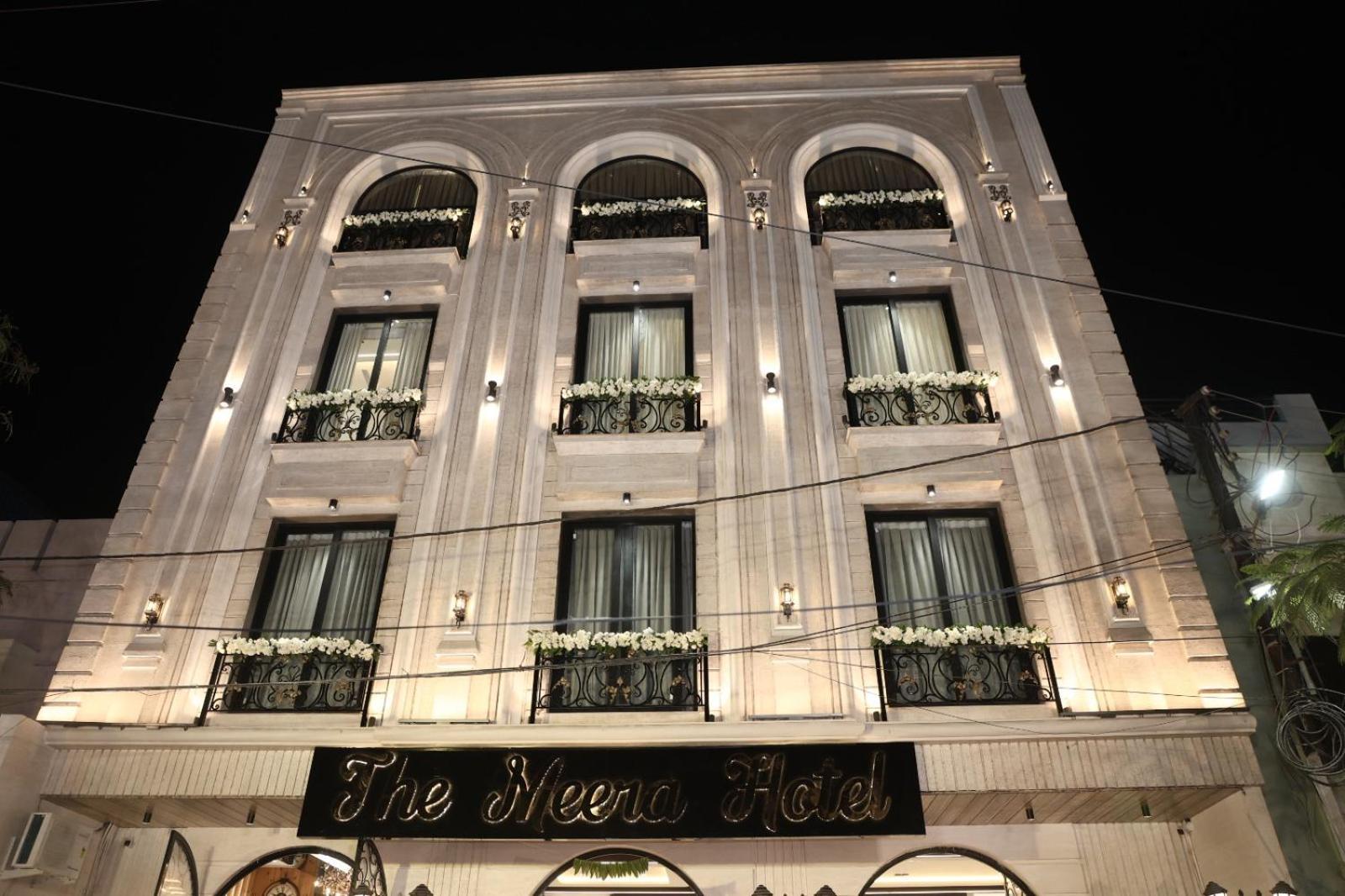 The Meera Hotel 乌贾因 外观 照片