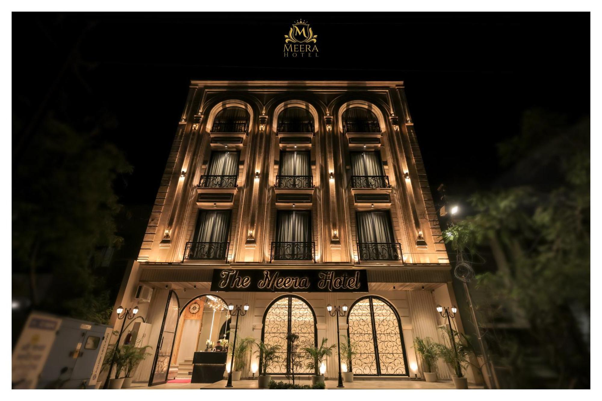 The Meera Hotel 乌贾因 外观 照片